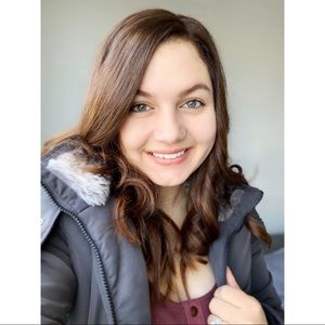 Meet your Posher, Alexandra